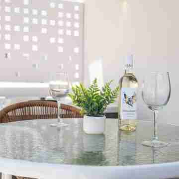 Unicos City Suites Dining/Meeting Rooms