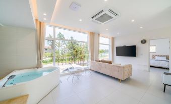 Gangneung Ampm Poolvilla