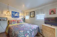 Lakefront Cottage on Moon Lake