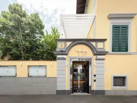LHP River Club Hotels near Tuscany Hall