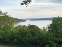 Newly Renovated Rustic Cabin w/WiFi in the Heart of the Finger Lakes