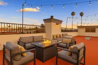 Belmont Shore Retreat Rooftop Lounge, Putting Green & Near 2nd Street Beaches
