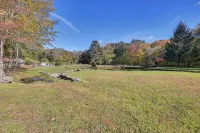 Quiet Killingworth Rental w/ Deck & Grill!