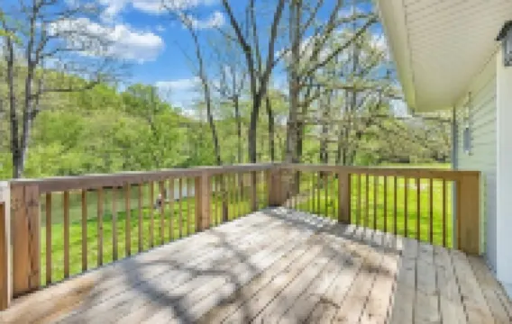 Charming 2-bedroom house with AC, WiFi in tranquil Eagle Rock
