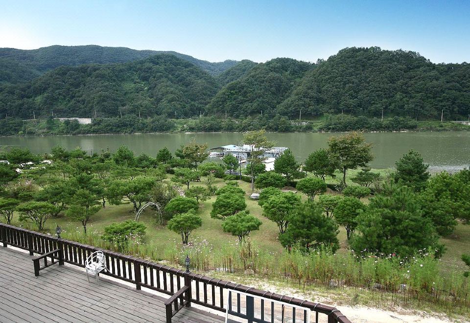 2. 춘천 남이섬봄펜..