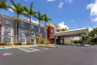Holiday Inn Express & Suites FLORIDA CITY-GATEWAY TO KEYS by IHG - Parking