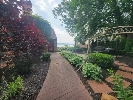 Riverfront home 4 Beds/2 baths and walking distance to downtown.