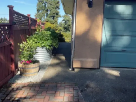 Hilltop Retreat | Private Hot Tub • Pet-Friendly • Secluded 2Br Escape Hotels in Langford