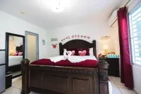 Les Guest House Apartment with Jacuzzi and Pool
