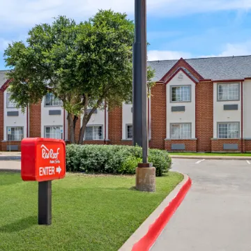 Red Roof Inn & Suites Euless - DFW Airport Southwest