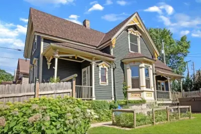 The Gem of Brewers Hill with Hot Tub and Seasonal Pool Hotels in 