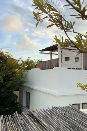 Les Lezards B&B Отели рядом с достопримечательностью «Torre del Reloj»