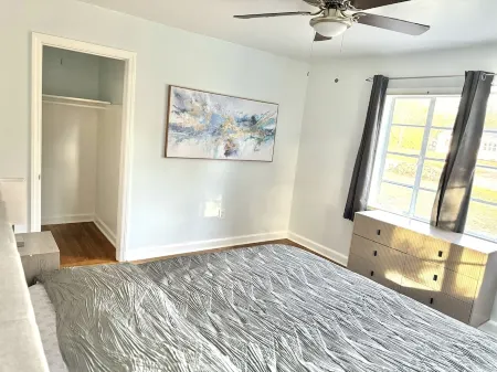 Raleigh Retreat with Sauna+Hot Tub