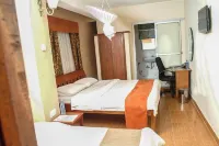 The Coconut Grill Hotel
