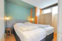 Luxe XL house de Gouden vink, with jacuzzi, 1500 meters from the beach.