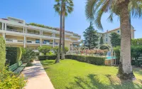 Le First in Cannes with 2 Bedrooms and 2 Bathrooms Hotels in Prado - Republique