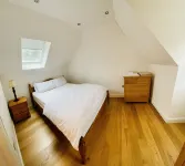 Stunning One Bedroom Appartment Royal Ascot, Near Ascot Station Hotels in Ascot