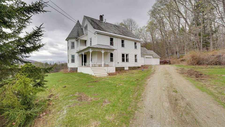 17-Acre Vermont Escape w/ Panoramic Mountain Views