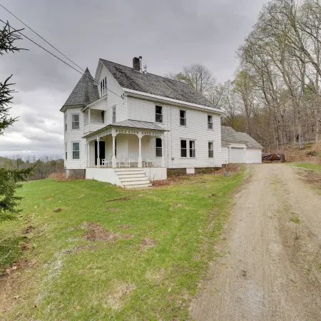 17-Acre Vermont Escape w/ Panoramic Mountain Views