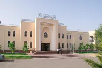 Hotel Khanaka - parking