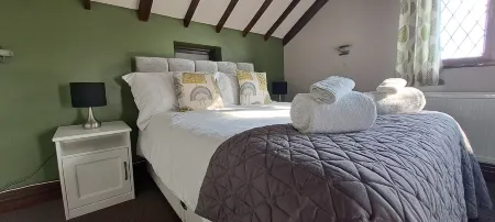 Massive 4 bed with countryside views in Peterborough