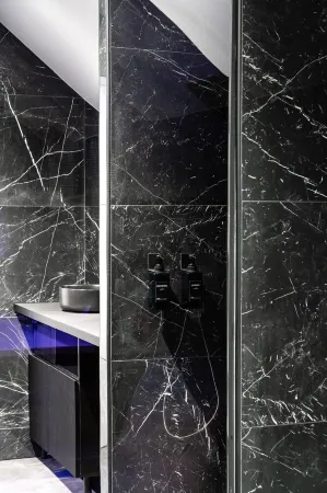 Bisoux Caen, Nuits Érotiques & SPA Отели в г. Бьевиль-Бёвиль