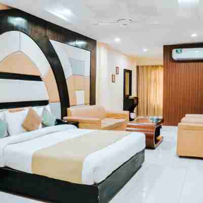 Hotel Crown Inn Rooms