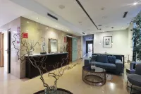 You & CO. Quart Boutique