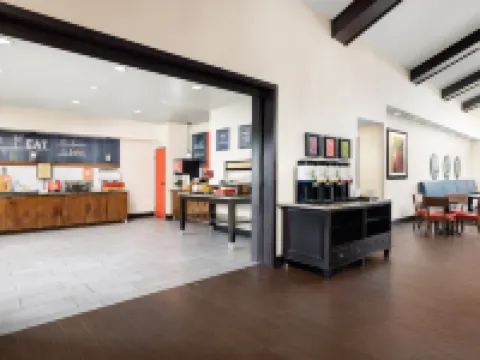 Hampton Inn & Suites Ft. Wayne-North Hotels in Fort wayne