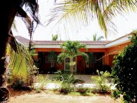 Charming green villa, private pool 5 minutes from the sea Hotels in Saly Portudal