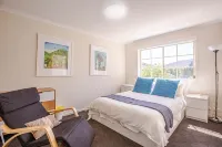 Duplex 3B2B apt in Braddon close to CITY Free WIFI two Parking spots