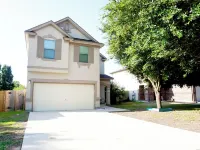 Charming 3-bedroom 6 beds. 2.5 bath. Pools access house with WiFi and AC in Kyle Hotels in Kyle