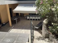 Espace Deluxe Avec Immense Salon et Piscine sur Terrasse Entre Pins et mer
