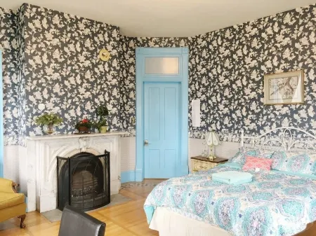 Historical Governor Mansion Отели рядом с достопримечательностью «Time Square Watch Shop»