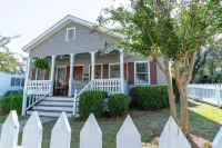 Charming Cottage Retreat with Modern Touches - Cozy Sanctuary Hotels in Montgomery