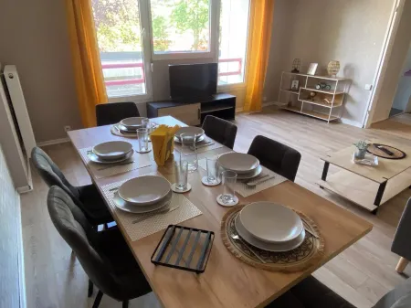 Evry Moon. 70m2, 2 Chambres, Parking. RER à 10 min à Pieds