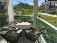 Charming 1 k-bedroom+1 sofa bed, 2 f-bath/kitchen/beachfront/pool/w Wi-fi condo