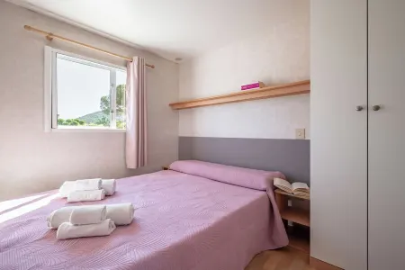 Bungalow with pool in a park-like garden by the sea!