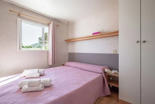 Bungalow with pool in a park-like garden by the sea!