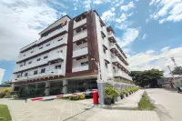 FAMOUS MAPLE HOTEL