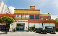 Sans Hotel International Surabaya Hotels in Gubeng