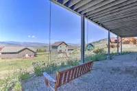 Ski + Bike: Home w/ Deck & Hot Tub in Granby! - Wifi