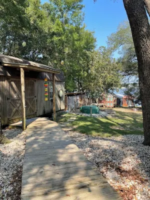 Pet friendly, beautiful lakefront property that sleeps up to 15 people Hotels in Washington County