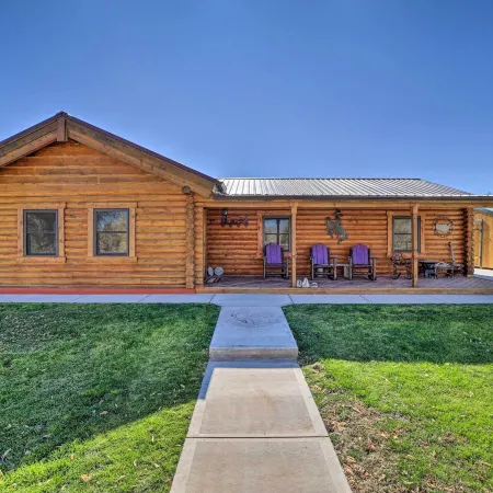 Remote Cabin w/ Gas Stove < 7 Mi to Town!