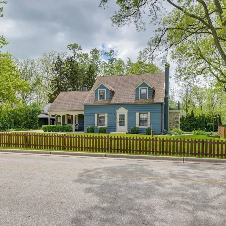 Walkable Thiensville Retreat Near Hiking!