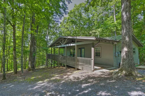 Scenic Murphy Escape with Hot Tub and Fire Pit! - Wifi