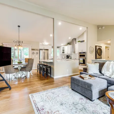 Bremerton Home w/ Fire Pit Near Parks & Museums