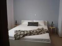 Beachfront stylish maisonette in Ierissos - Beach house by the sea! Hotels in Aristotelis