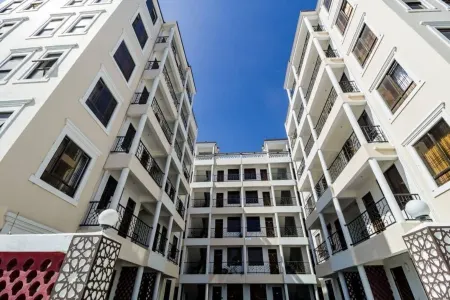 Ebony Home 2 Br Wi-Fi Parking Hot shower Отели рядом с Аэропорт Момбаса