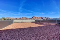 Bright & Modern @ theHeart of Red Rock Recreation!